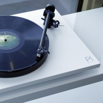 Rega Planar 1 Plus - Giradischi Hi-Fi con pre-phono integrato Rega - 8
