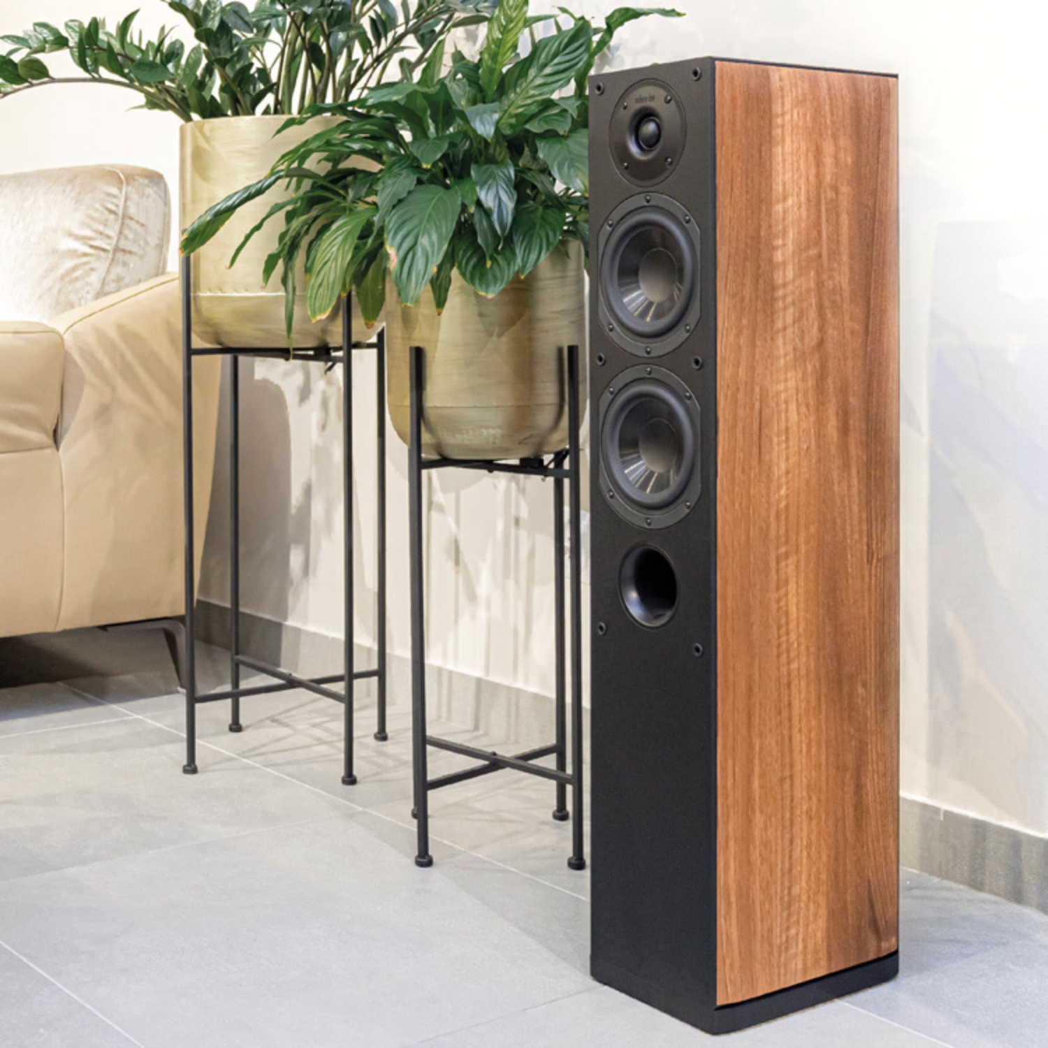 Indiana Line Nota 550X diffusori da pavimento