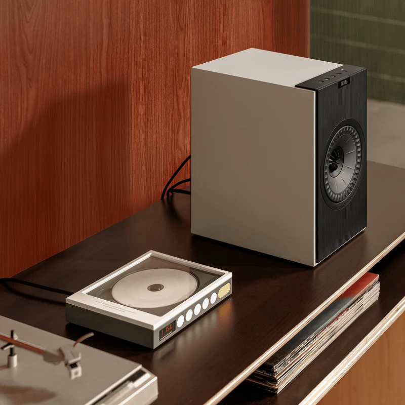 KEF Coda W &mdash; Diffusori Hi-Fi attivi da scaffale