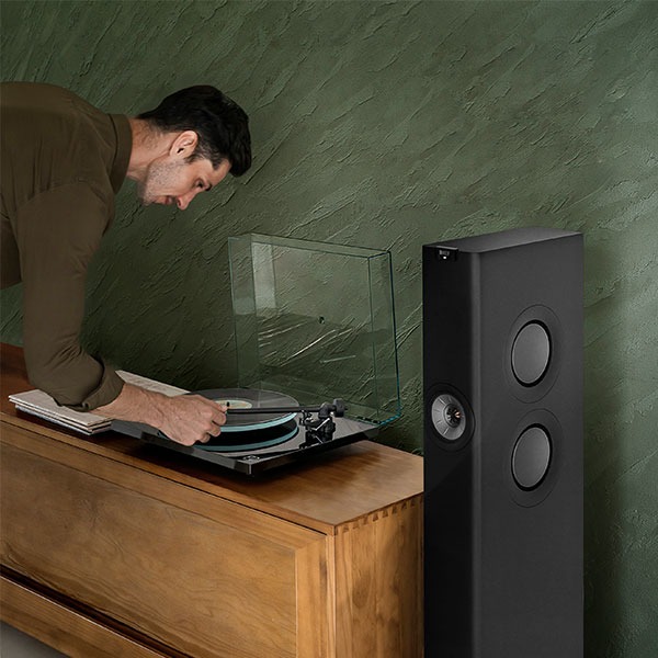 KEF LS60 Wireless &mdash; Diffusori attivi da pavimento Hi-Fi con streaming integrato