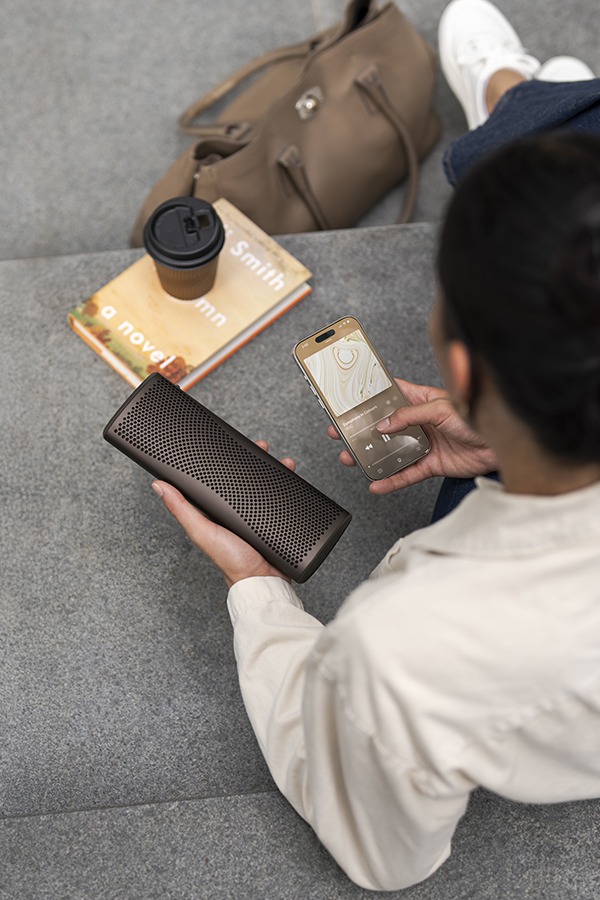 KEF MUO &ndash; Speaker Bluetooth Portatile Hi-Fi