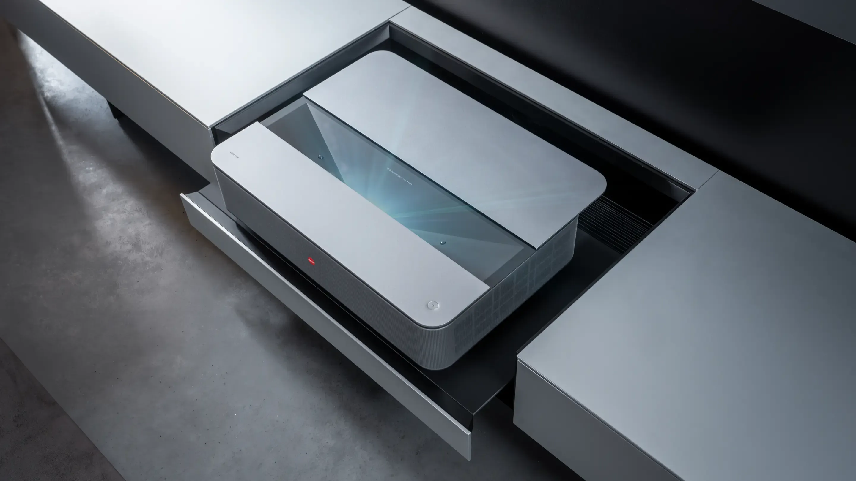 Leica Cine 1 &ndash; Proiettore Laser TV Ultra Short Throw 4K Premium