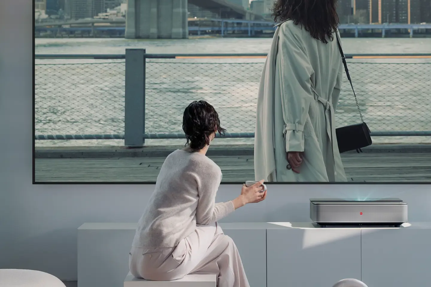 Leica Cine 1 &ndash; Proiettore Laser TV Ultra Short Throw 4K Premium