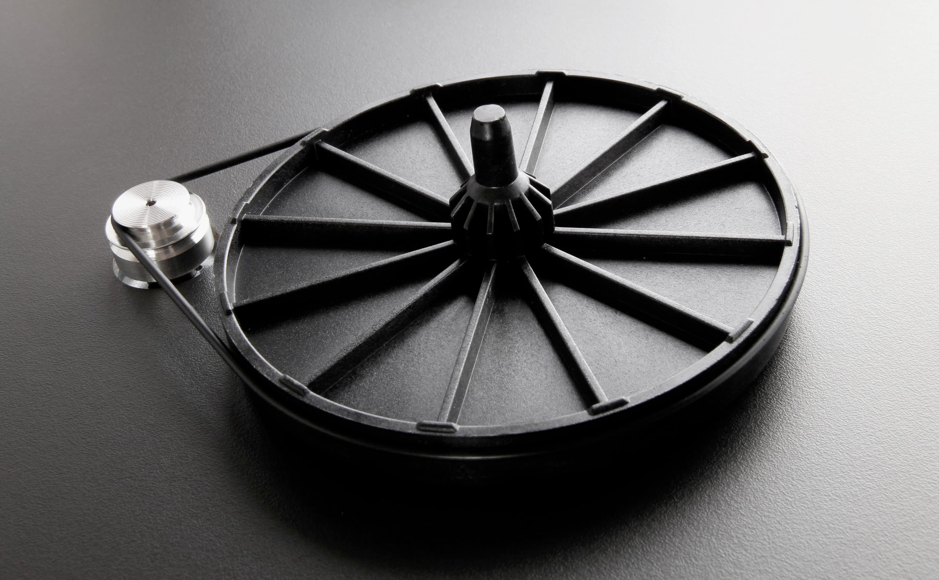 Rega Planar 2 &ndash; Giradischi HiFi con braccio RB220