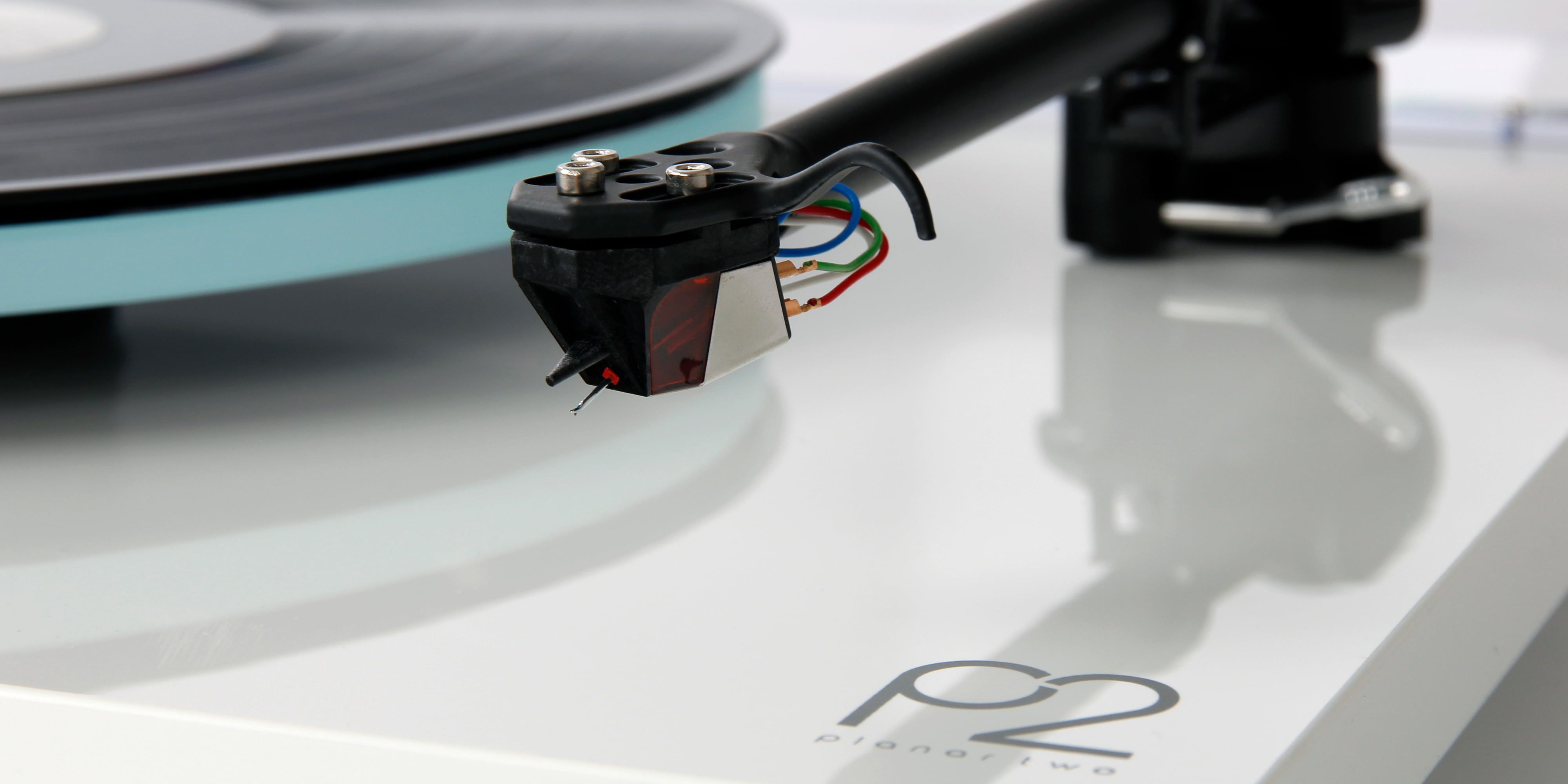 Rega Planar 2 &ndash; Giradischi HiFi con braccio RB220