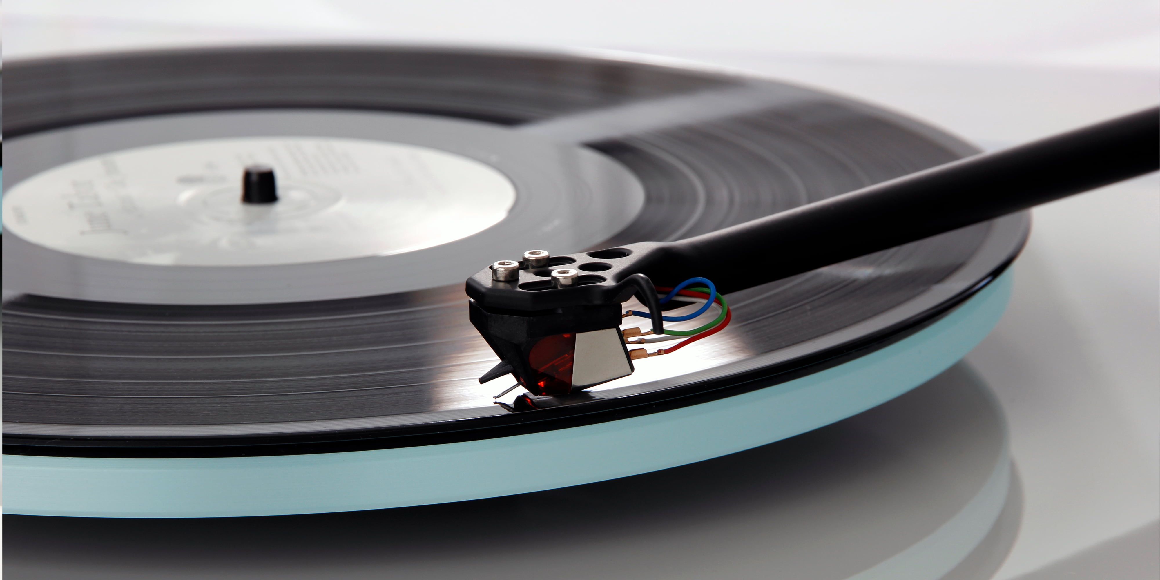 Rega Planar 2 &ndash; Giradischi HiFi con braccio RB220