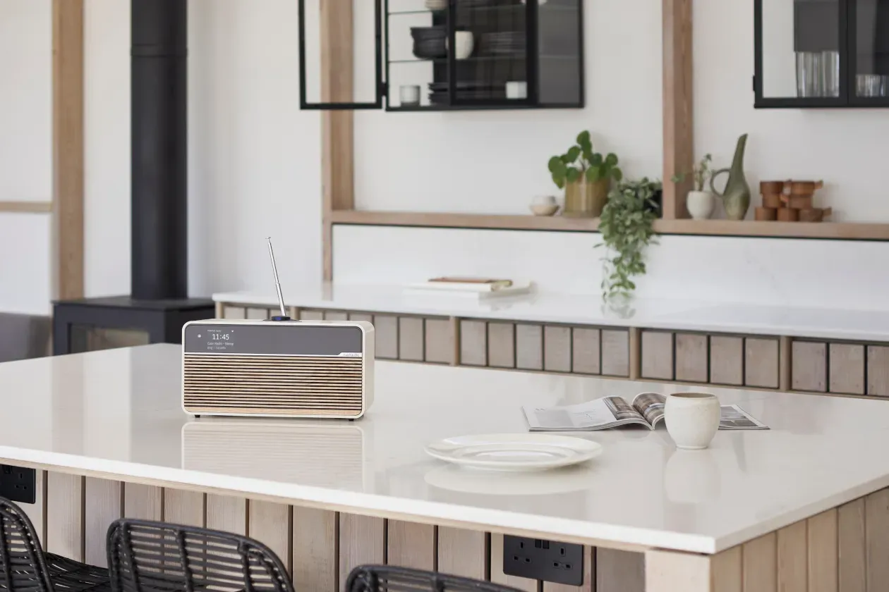 Ruark R2 &ndash; Sistema musicale stereo con Wi-Fi, Bluetooth, radio internet e design premium