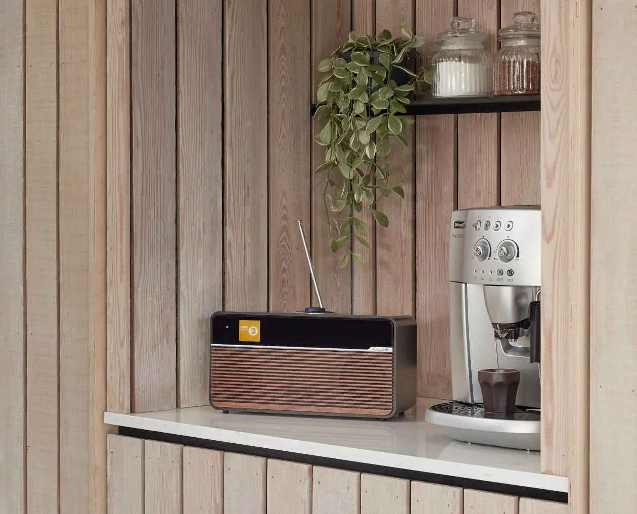 Ruark R2 &ndash; Sistema musicale stereo con Wi-Fi, Bluetooth, radio internet e design premium