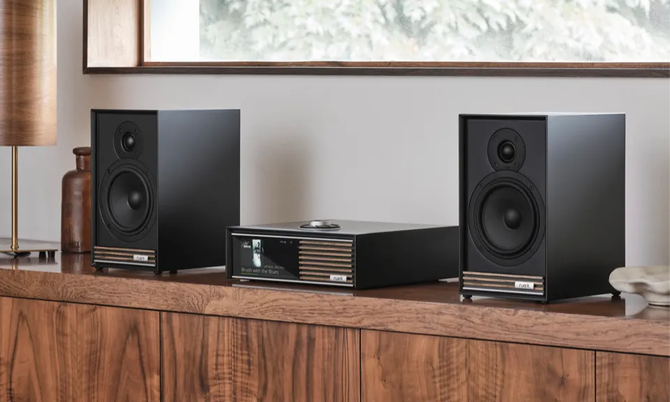 Ruark Sabre-R &ndash; Diffusori da scaffale design retr&ograve;