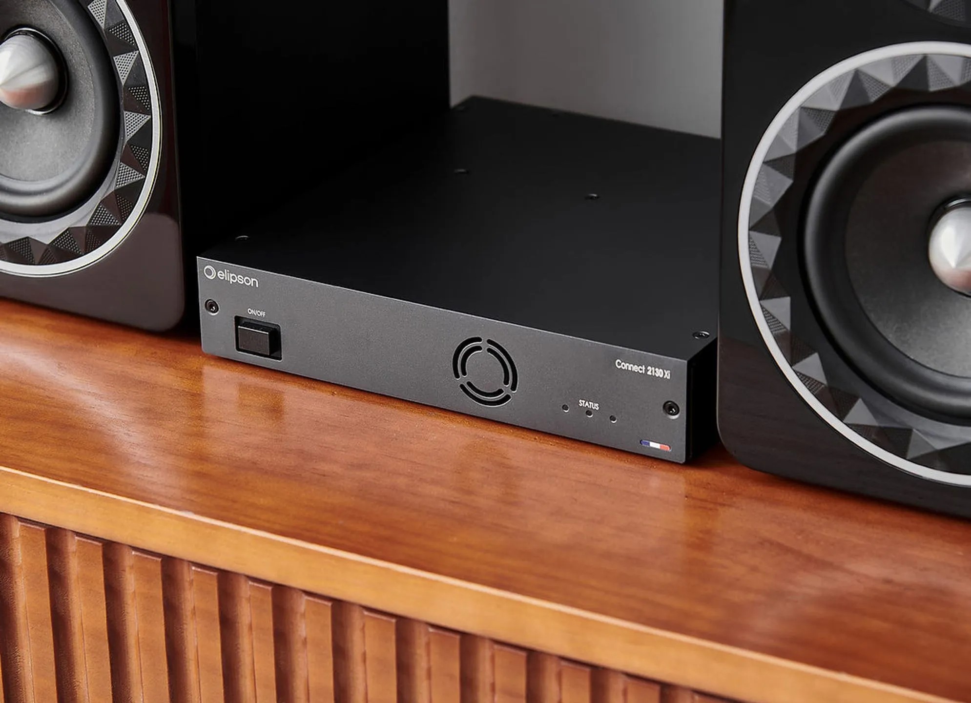 Elipson Connect 2130 Xi – amplificatore integrato streaming compatto, vista frontale