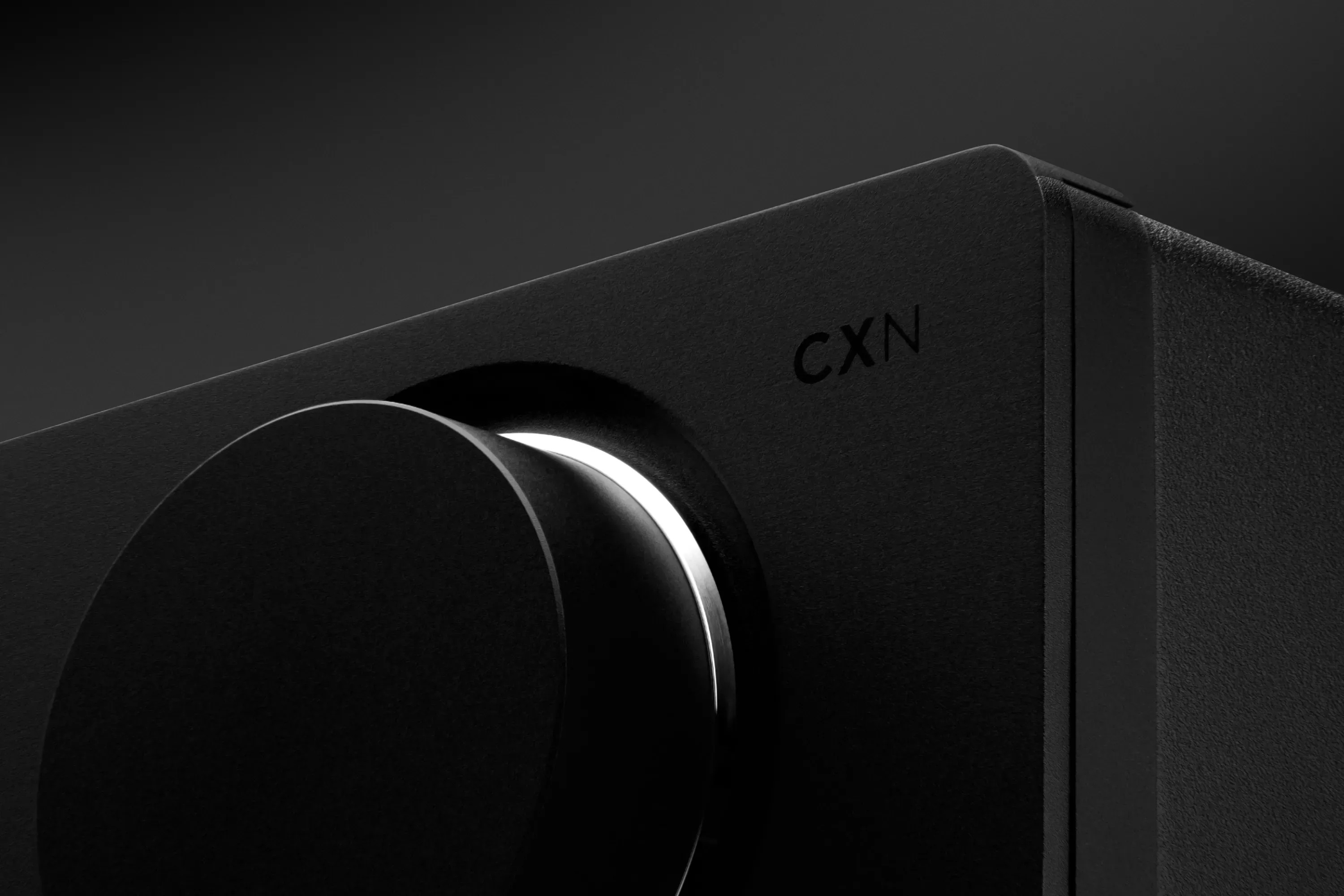 Cambridge Audio CXN100 SE – streamer di rete Hi-Res, vista frontale con display a colori 4,76 pollici