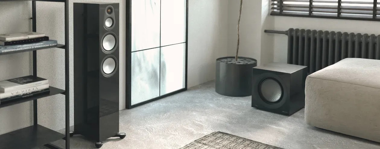 Monitor Audio Anthra W12 subwoofer attivo in finitura nero lucido – vista frontale