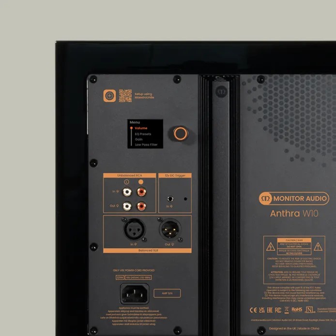Monitor Audio Anthra W10 – il modello compatto 10 pollici in nero lucido