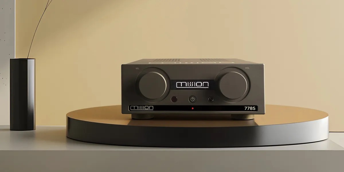 Mission 778S – streamer di rete half-width in finitura nera, vista frontale con display OLED