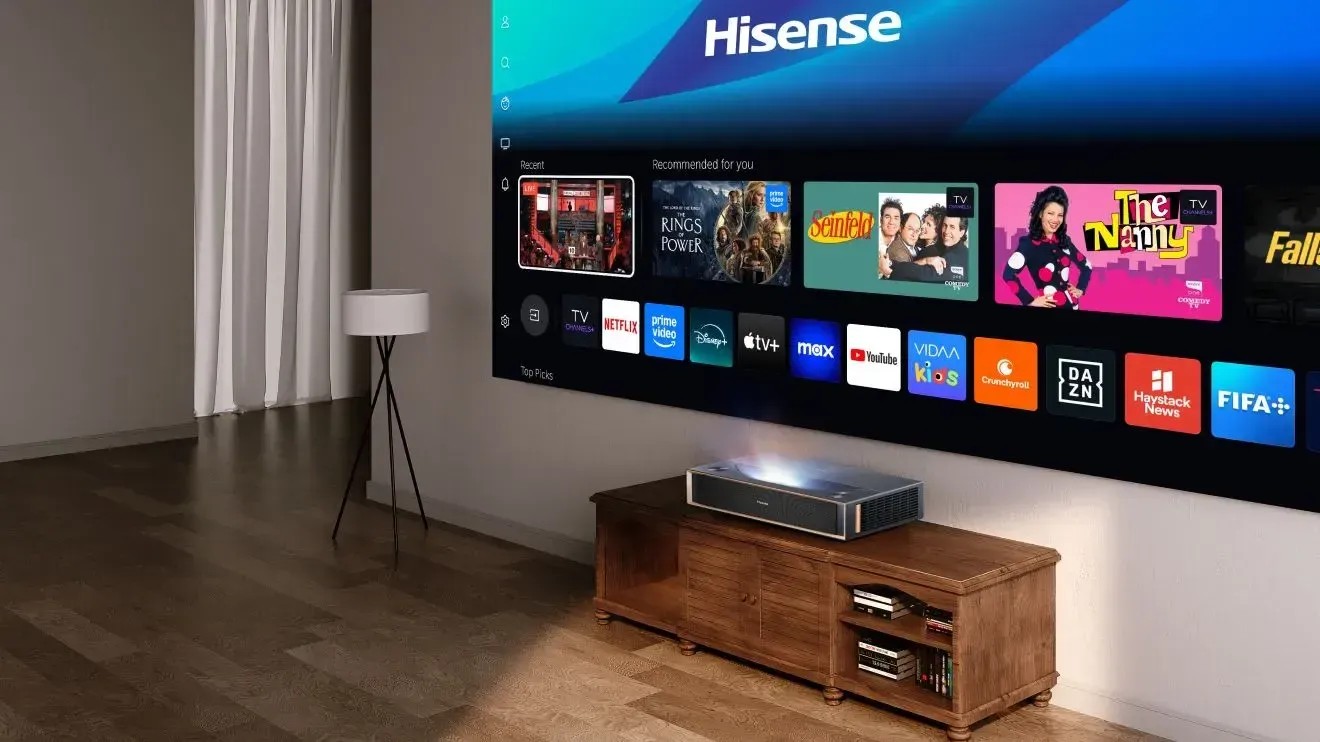 Hisense PT1 Laser Cinema – vista frontale in finitura antracite con accenti oro, design compatto