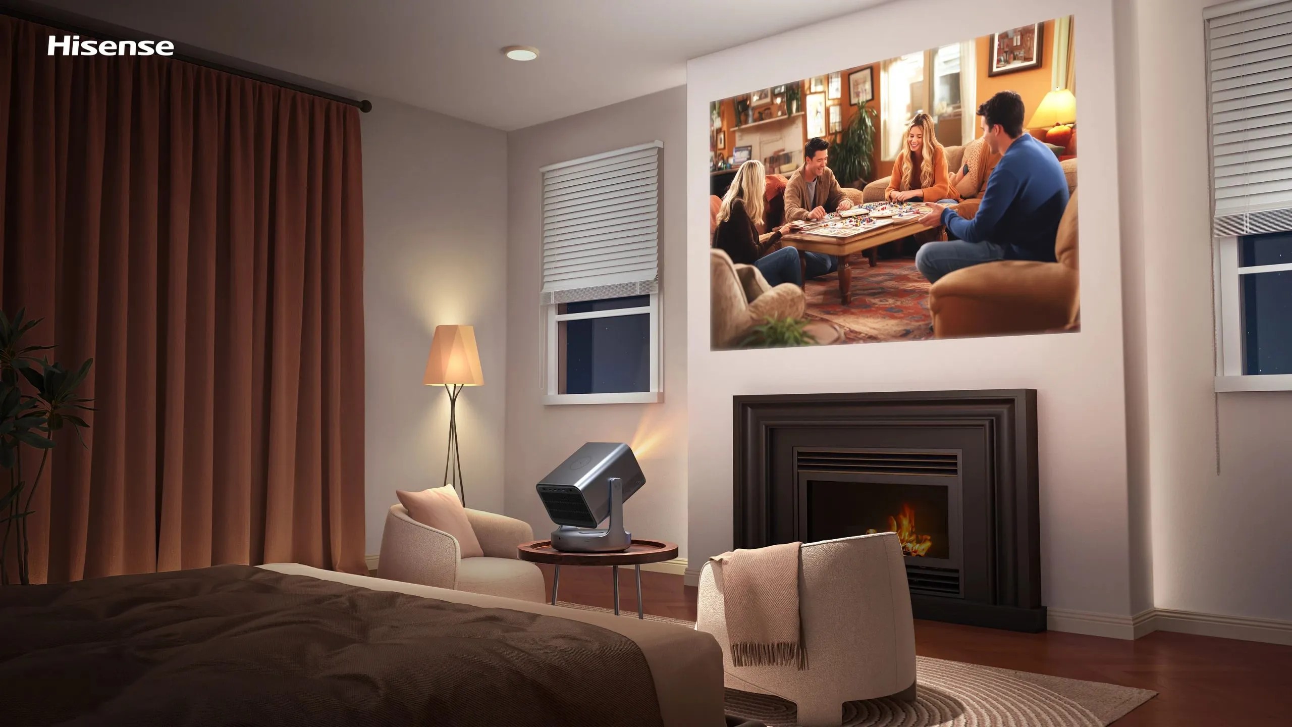 Hisense C2 Ultra – mini proiettore laser 4K con base gimbal, vista tre quarti in ambiente living