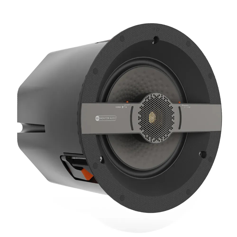Monitor Audio C2M-CP – back box sigillata con materiale fonoassorbente, vista in sezione nel soffitto