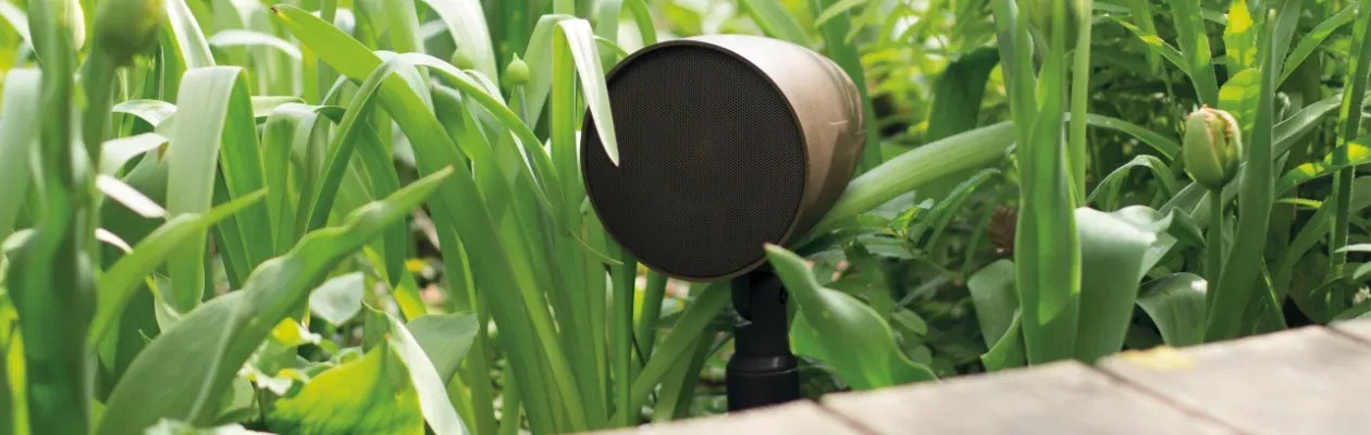 Monitor Audio Climate Garden CLG140 – satellite speaker coassiale per giardino, cabinet conico marrone, spike e bracket