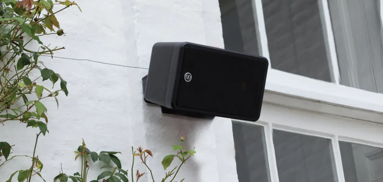 Monitor Audio Climate 60 – diffusore on-wall IP55 con driver C-CAM 6.5 pollici, finitura bianca, bracket 175°