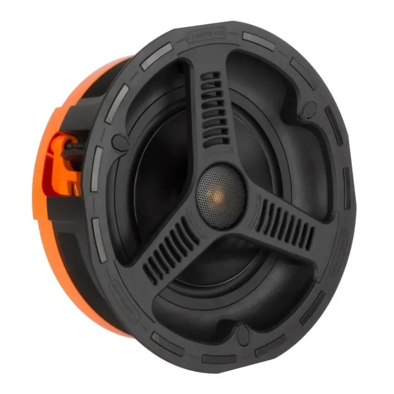 Monitor Audio AWC265 – installazione su soffitto di portico esterno coperto, griglia SS430 verniciata a tinta soffitto