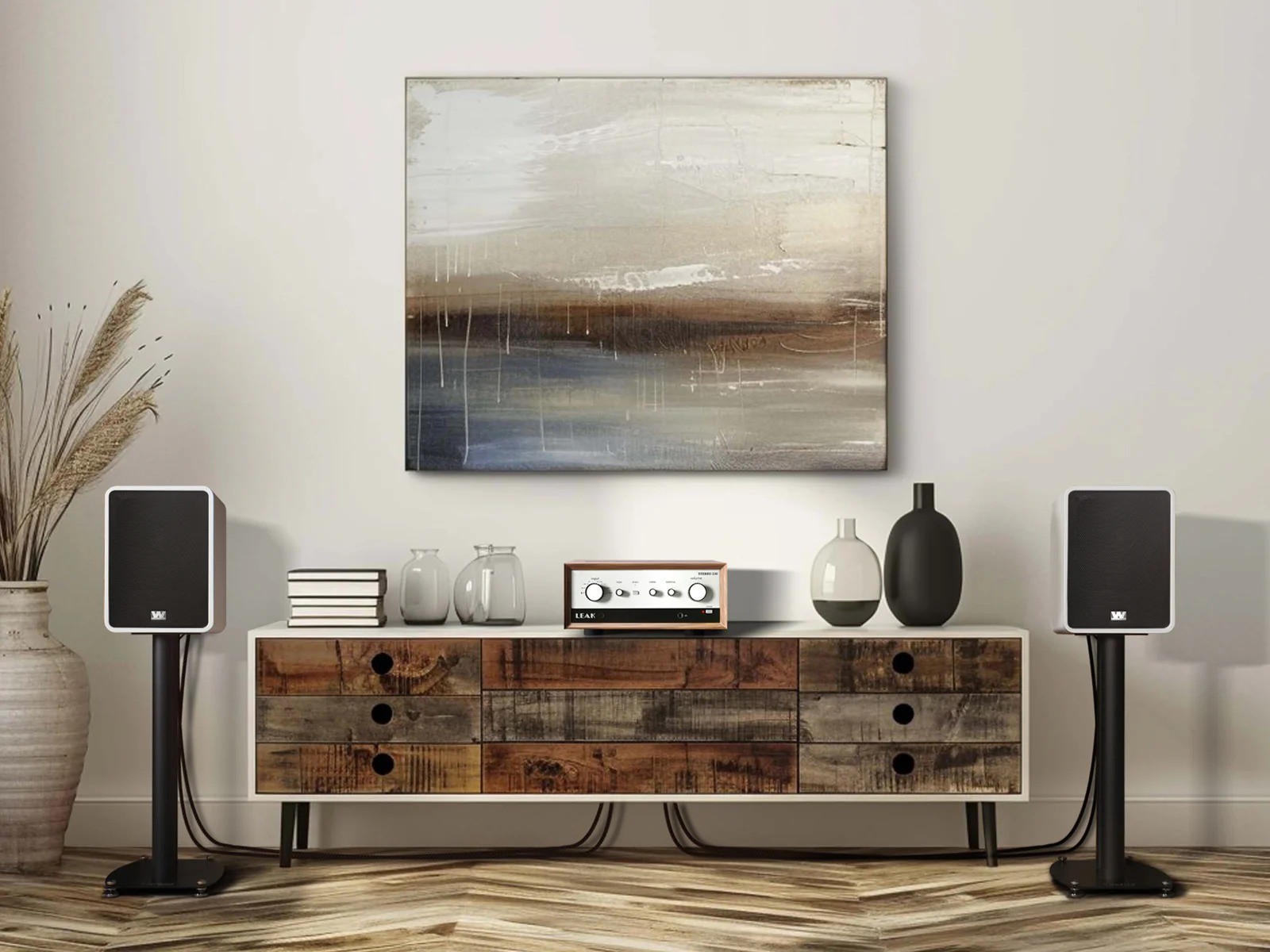 Wharfedale Denton 1S – pannello posteriore con Brilliance switch, porta bass-reflex doppia svasatura, filetto 3/8 pollici per montaggio a parete