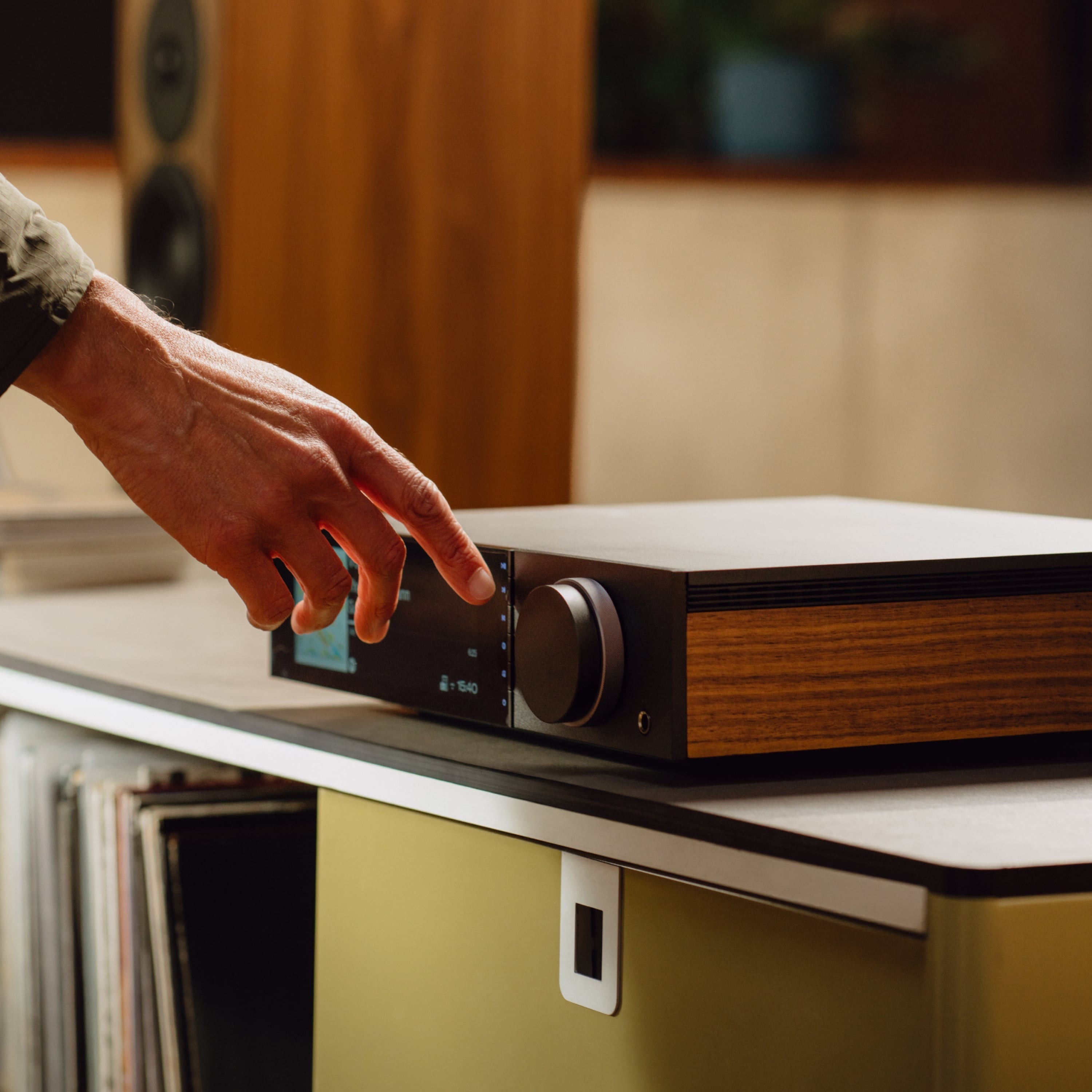 Cambridge Audio Evo 300 – pannello posteriore: speaker A+B, XLR bilanciato, 2× RCA, phono MM, HDMI eARC, TOSLINK×2, coassiale, USB-B, subwoofer out