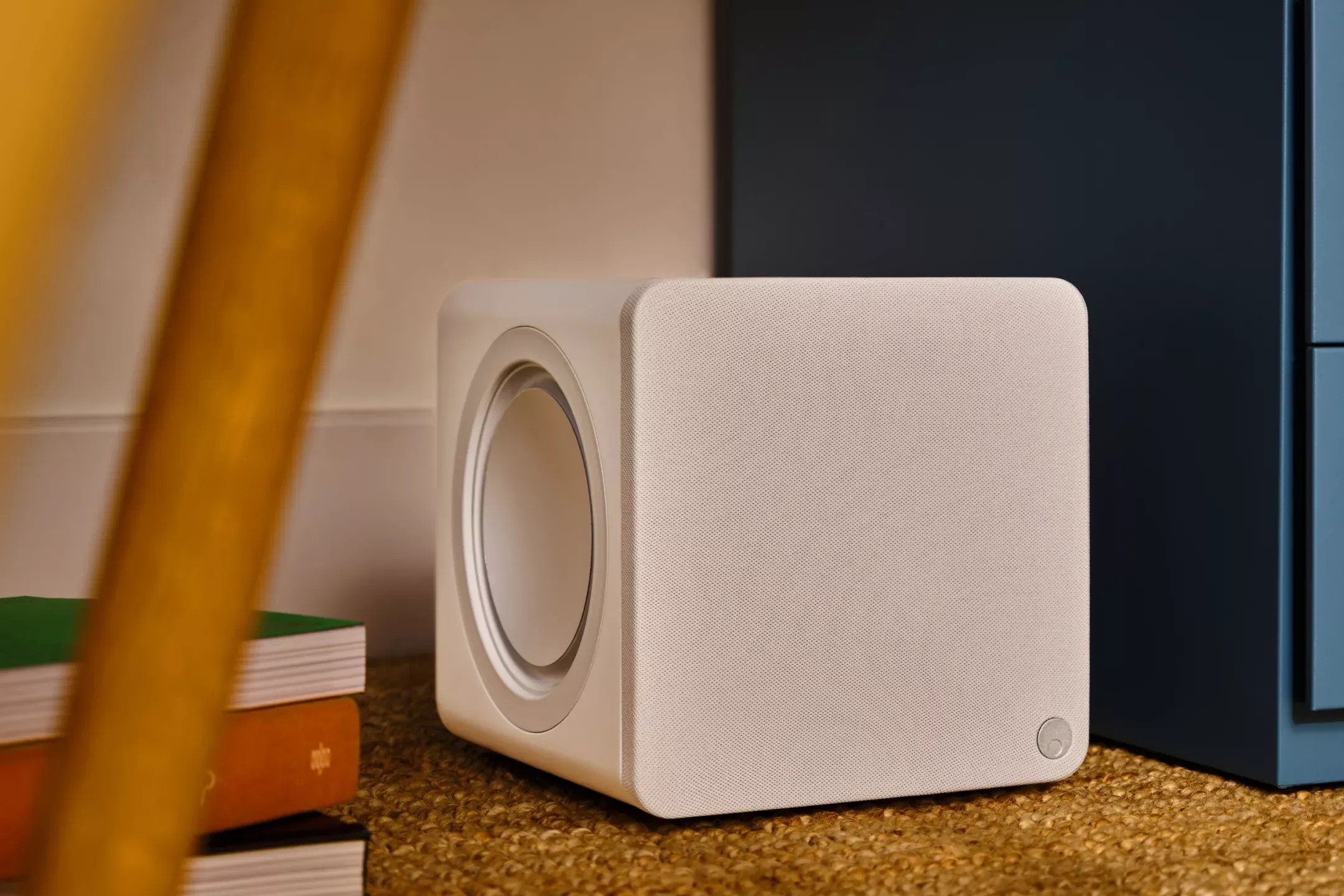 Cambridge Audio MSX Sub 200 – subwoofer attivo compatto 200W, woofer 6.5 pollici front-firing, dual ABR, finitura matte white