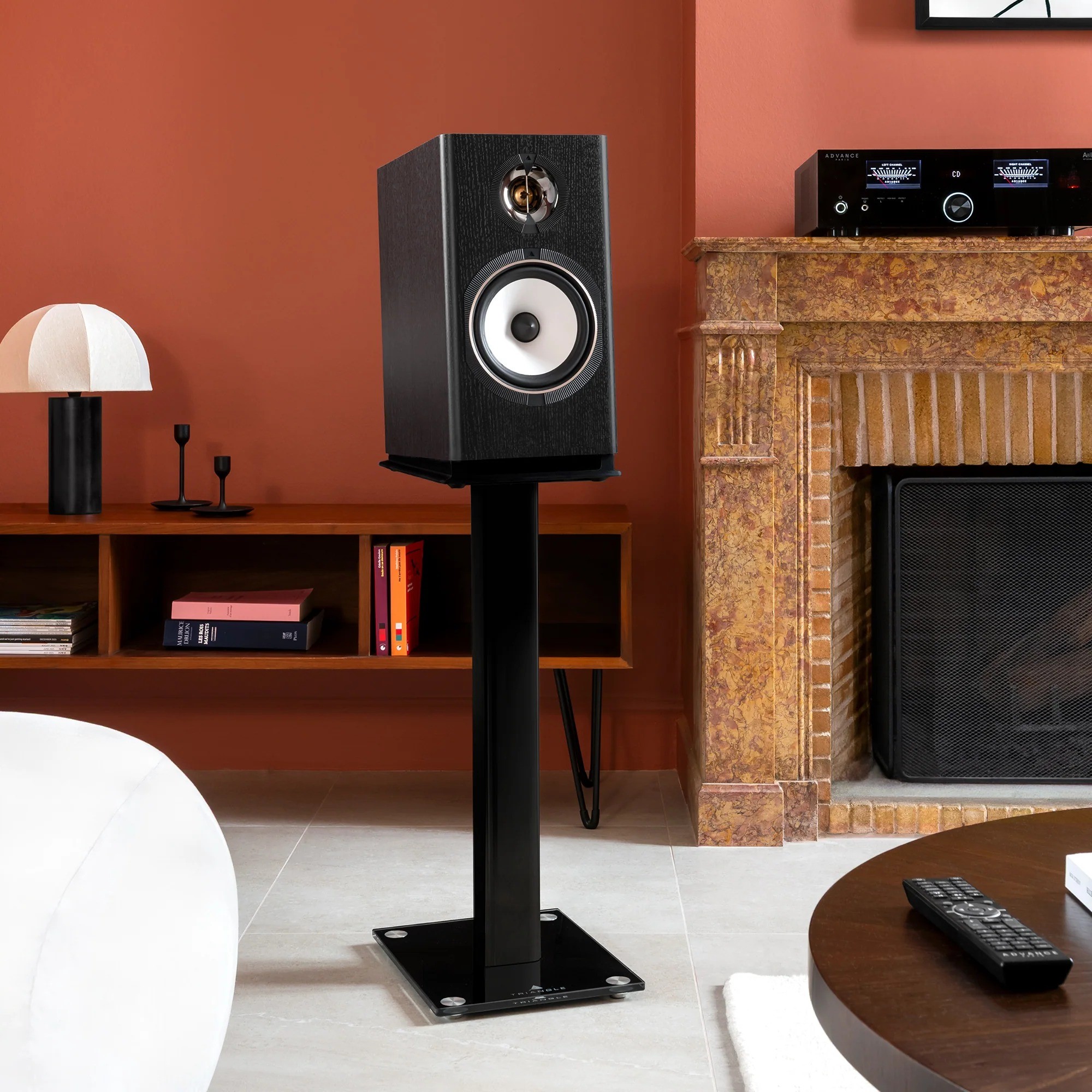 Triangle Solstice 3 – woofer 16cm cellulosa naturale, bordo arrotondato cabinet MDF, pannello posteriore terminal singolo bass-reflex port