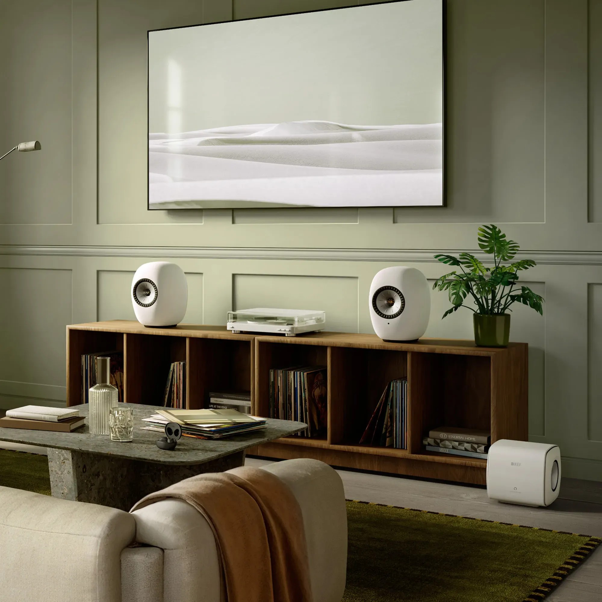 KEF LS Luxe — pannello posteriore con connessioni HDMI eARC, RJ-45 Ethernet, ottico, coassiale, AUX, USB-C, uscita sub RCA