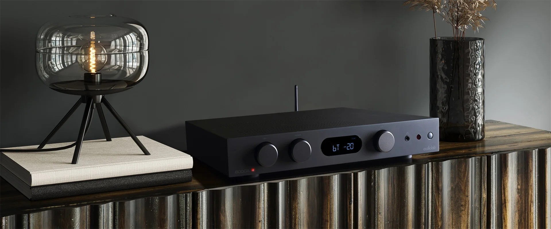 Audiolab 6000A MKII – amplificatore integrato hi-fi, finitura nera, pannello frontale con display, manopola volume, ingressi RCA e phono MM, HDMI ARC sul retro