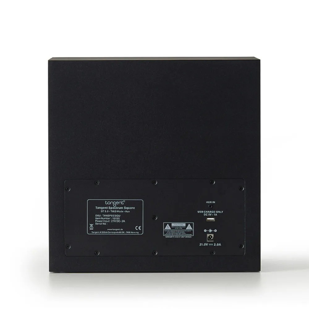 Tangent Spectrum Square – pannello posteriore con ingresso AUX, alimentazione esterna, controlli Bluetooth