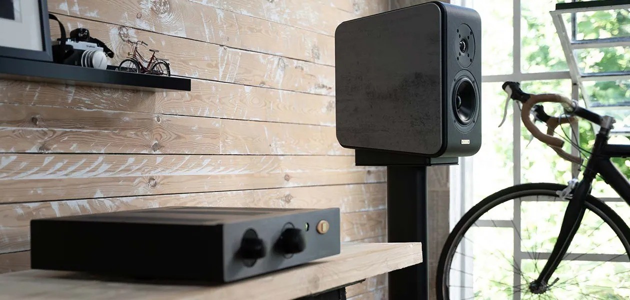 Opera Mezza v2 – diffusori da scaffale hi-fi, linea Classica, finitura Rosewood, pannello frontale spesso 40mm, midwoofer Scan-Speak alluminio
