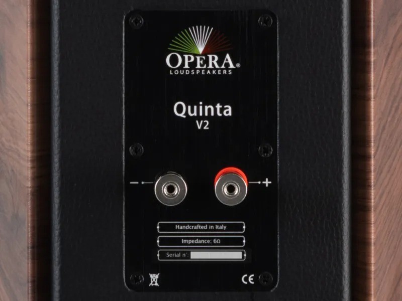 Opera Quinta v2 – pannello posteriore con connettori diffusori di alta qualità