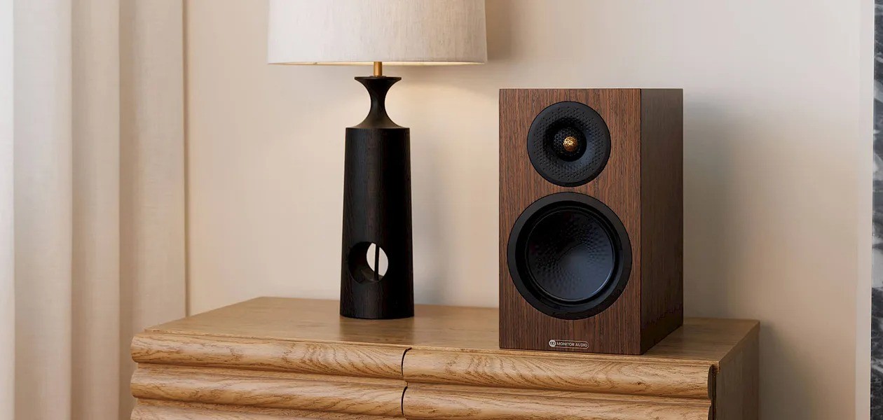 Monitor Audio Silver 50 8G – diffusori da stand compatti 2 vie, driver C-CAM 6 pollici, tweeter Gold Dome, finitura High Gloss Black