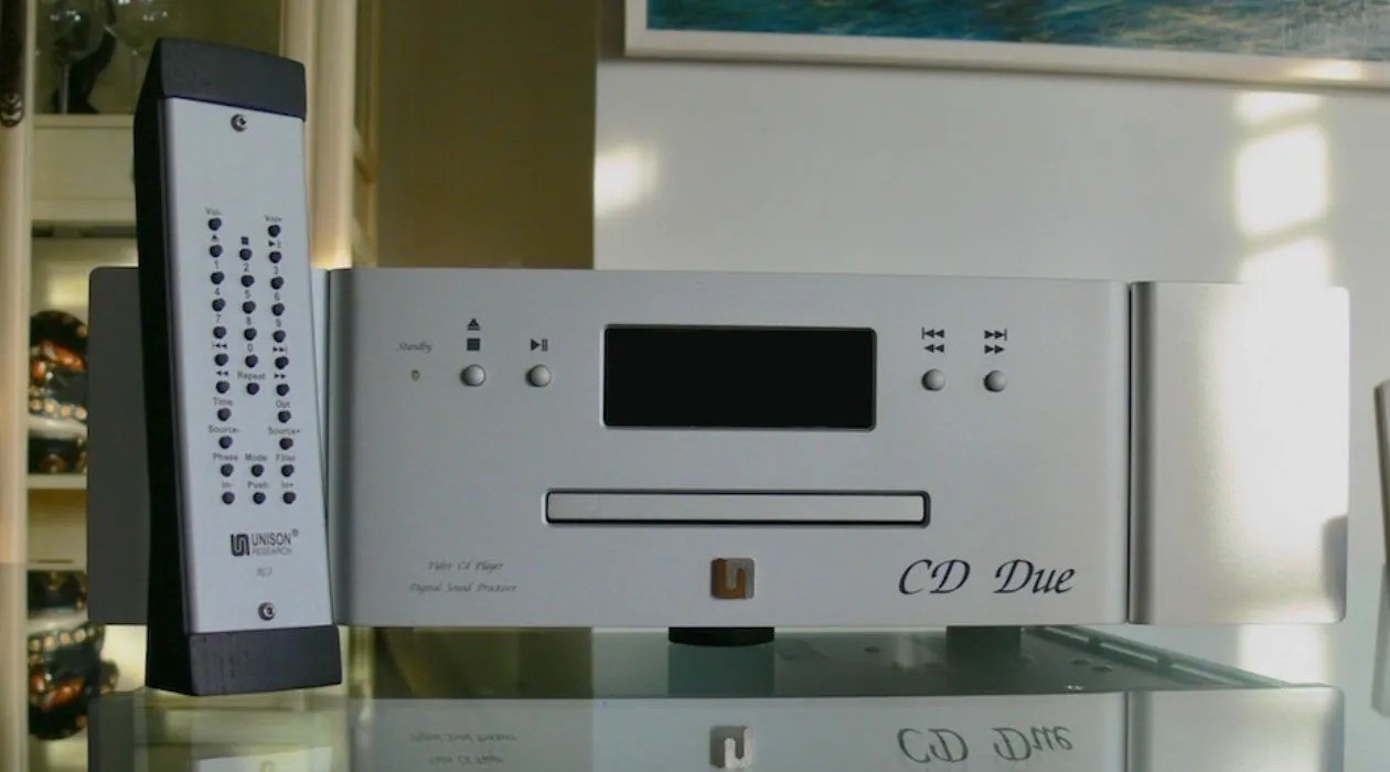 Unison Unico CD Due – DAC HiEnd con meccanica CD integrata, frontale a tre piastre in alluminio anodizzato spazzolato, finitura Silver