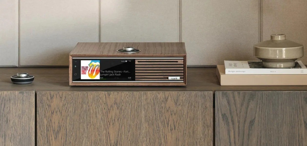 Ruark R710 – console hi-fi con lettore CD e streaming, Noce Fuso, vista frontale