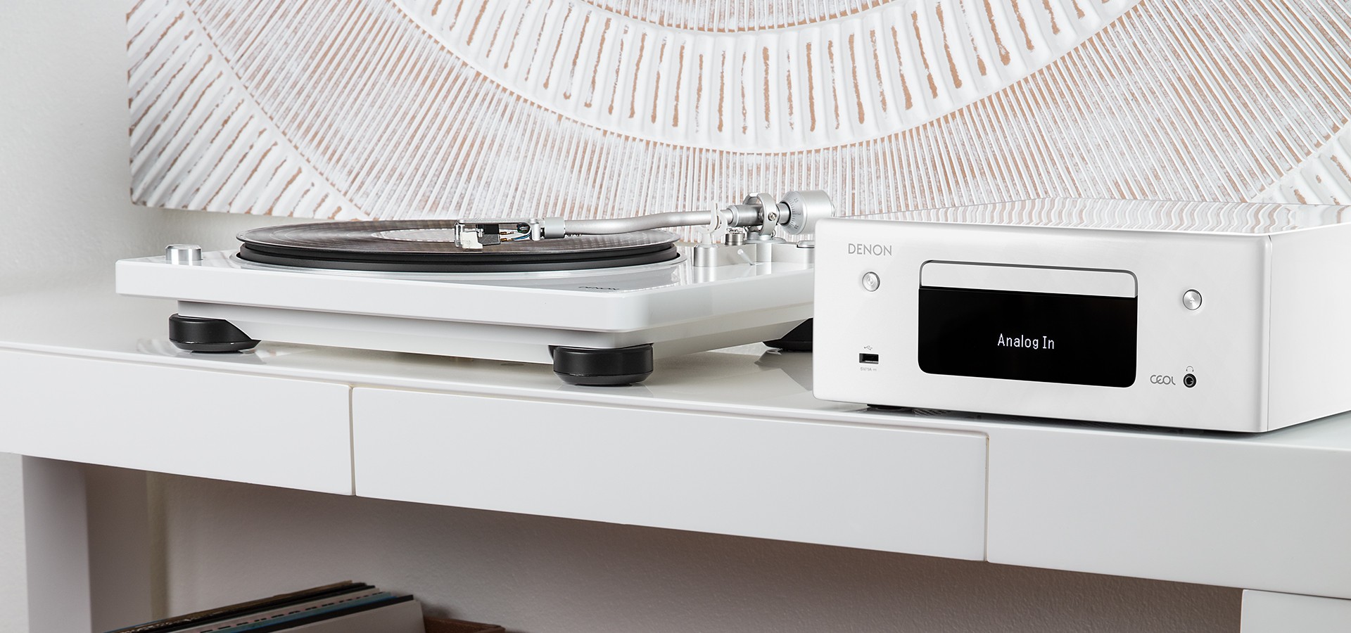 Denon DP-400 – giradischi dal design moderno, braccio curvo a S, finitura Nero, serie Denon Design